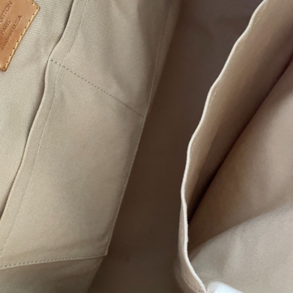 Louis Vuitton SIRACUSA GM - Picture 7 of 16